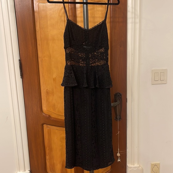 MARCIANO BLACK LACE MIDI DRESS - Picture 3 of 7